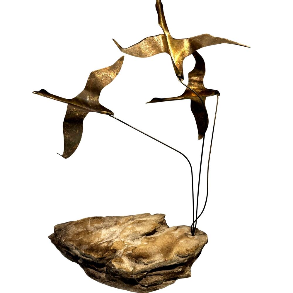 MCM Brutalist Style Seagulls Kinetic Wires in Flight Vintage Tabletop Sculpture